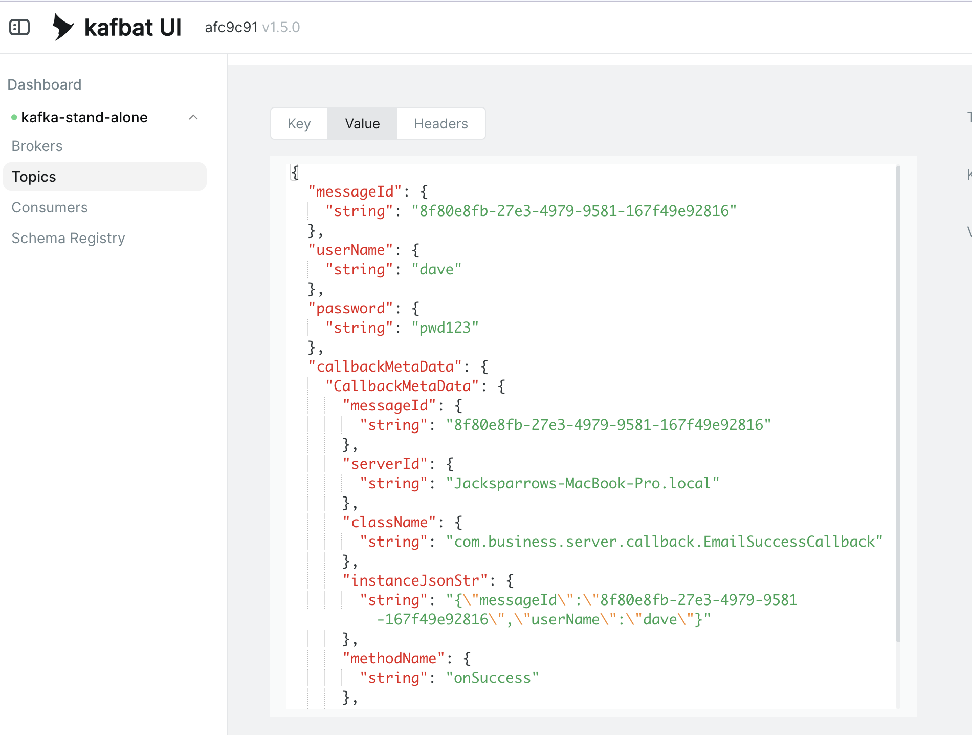 Kafbat UI 消息详情页中按 Avro schema 反序列化显示的 UserDTO 消息 Value 内容